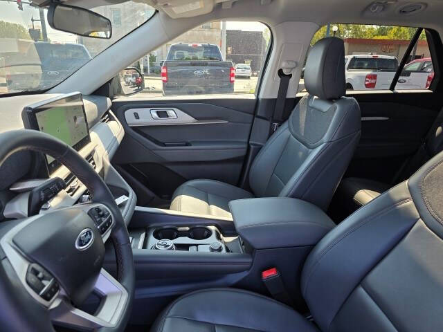 2025 Ford Explorer Active