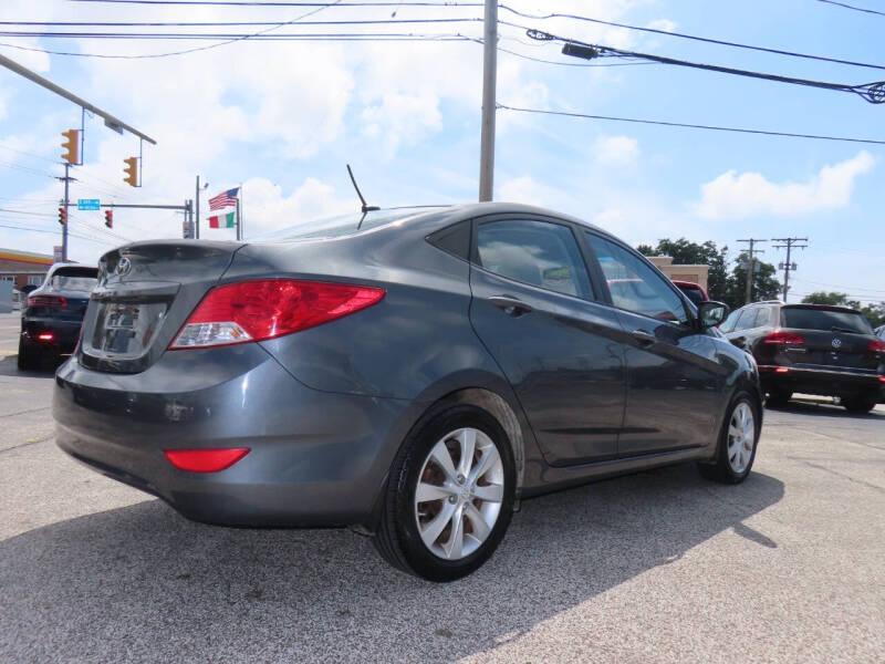 2013 Hyundai Accent GLS
