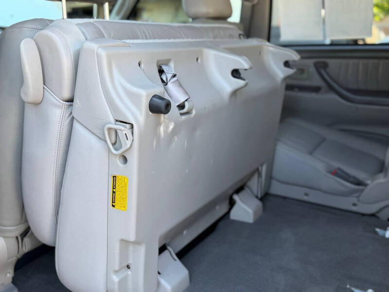 2004 Toyota Sequoia Limited