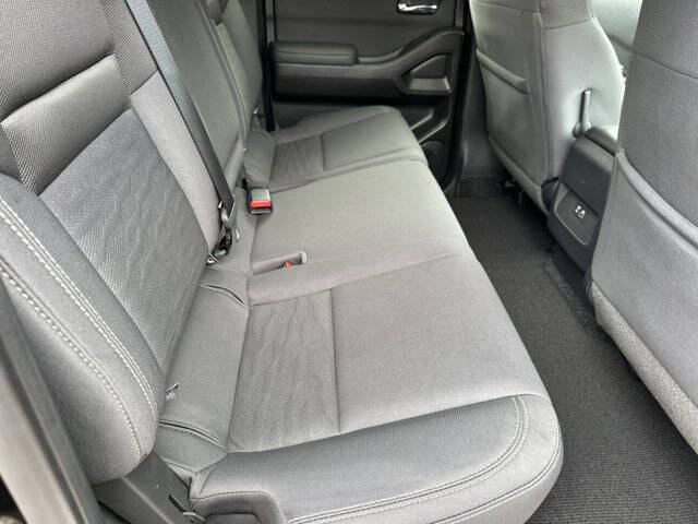 2022 Nissan Frontier SV