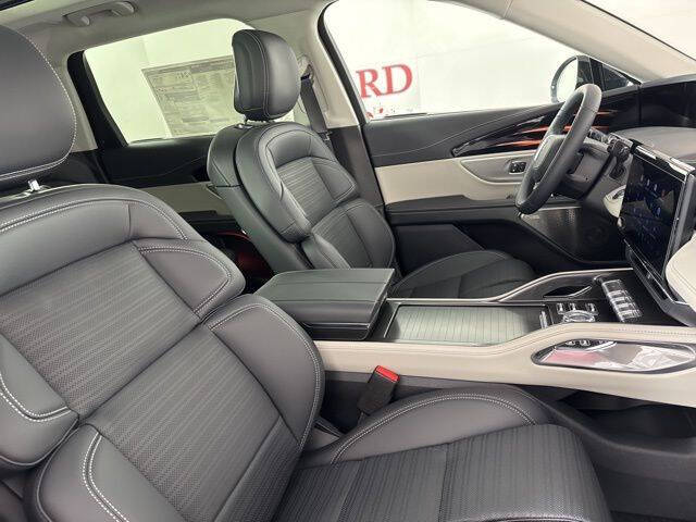 2025 Lincoln Nautilus Reserve