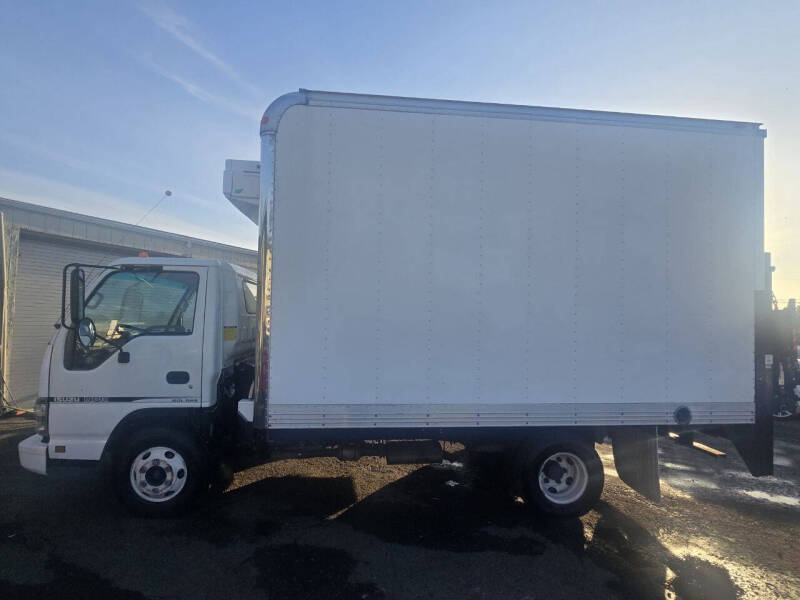 2006 Isuzu NPR