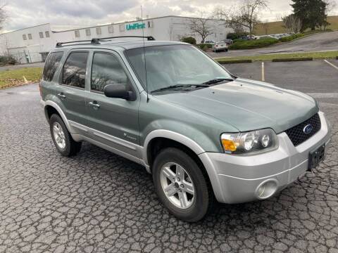 2005 Ford Escape for sale at Blue Line Auto Group in Portland OR
