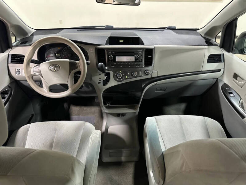 2012 Toyota Sienna