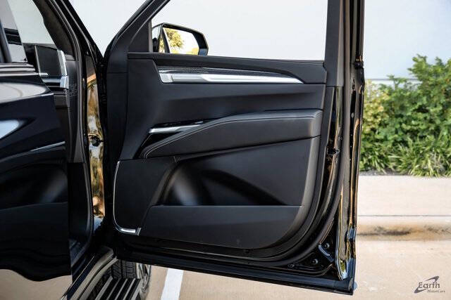 2025 Cadillac Escalade-V