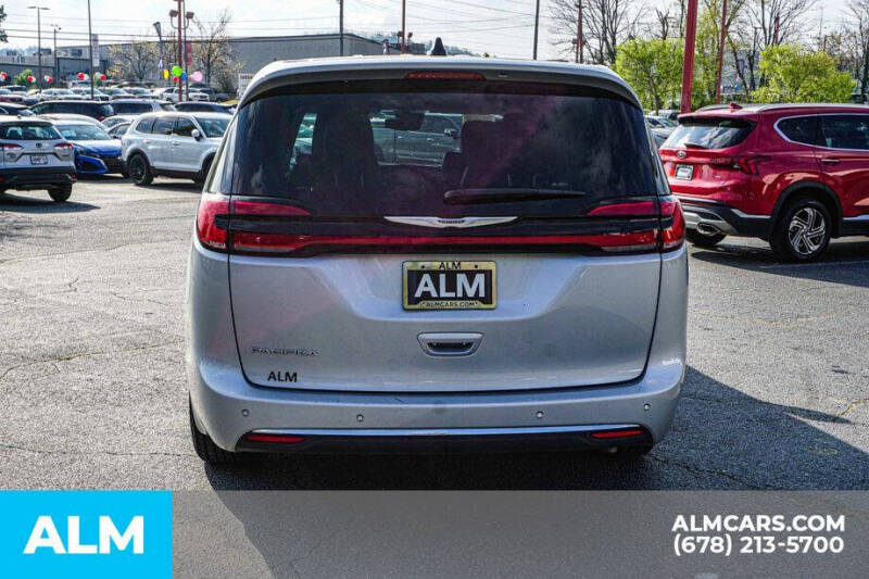 2024 Chrysler Pacifica Touring L