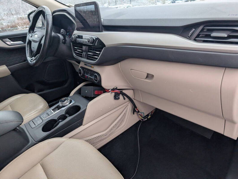 2020 Ford Escape SEL