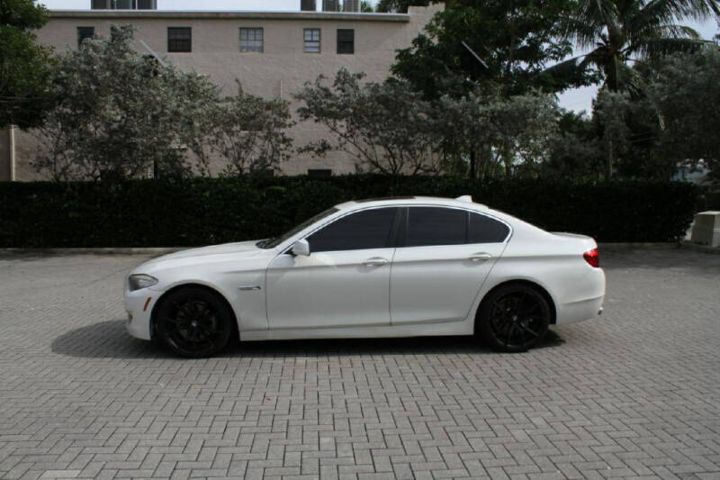 2011 BMW 5 Series 528i