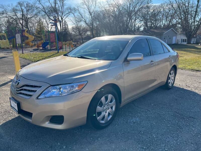 2011 Toyota Camry for sale at Triangle Auto Sales in Elgin IL