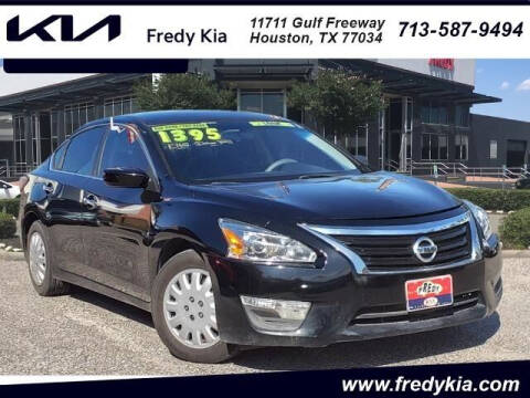 2015 Nissan Altima for sale at FREDY USED CAR SALES in Houston TX