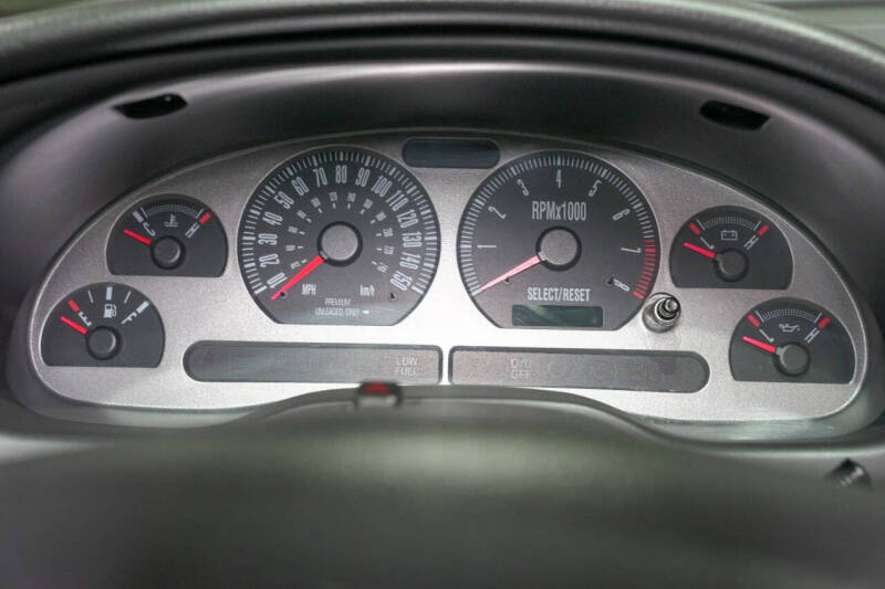 2004 Ford Mustang Mach 1 Premium