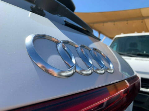 2019 Audi e-tron quattro Prestige