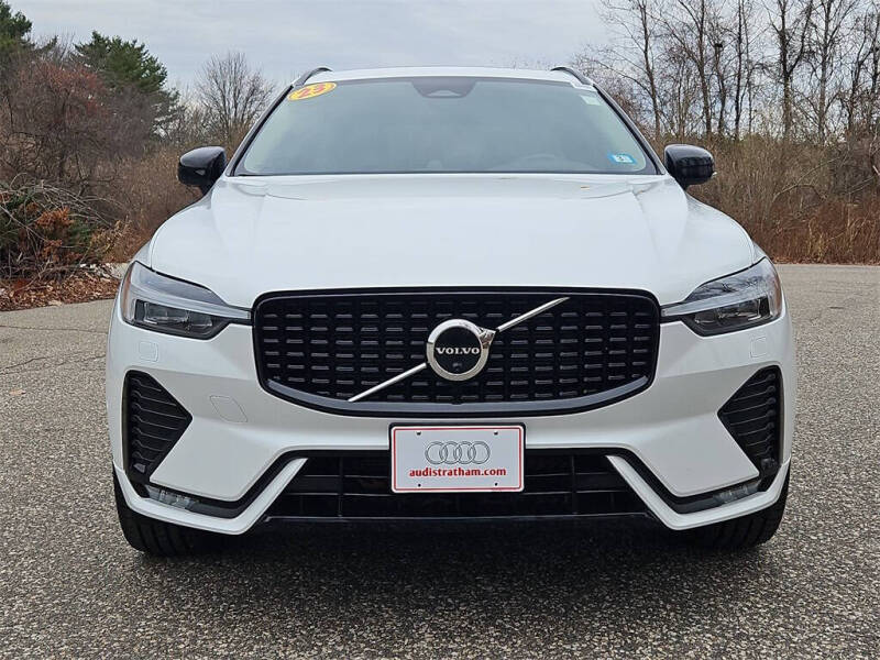 2023 Volvo XC60 B6 Ultimate Dark Theme