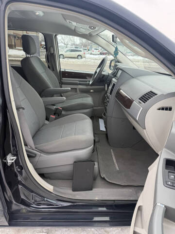 2010 Chrysler Town and Country Touring