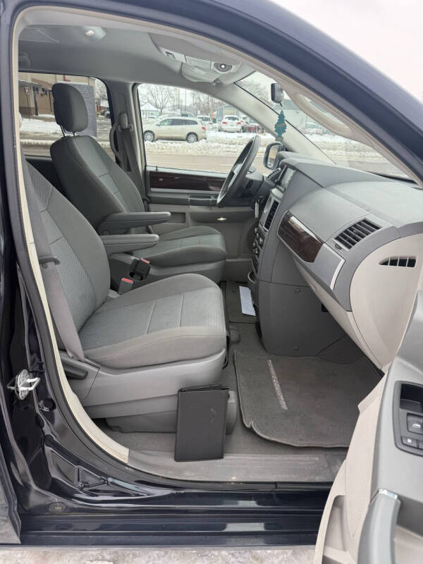 2010 Chrysler Town and Country Touring