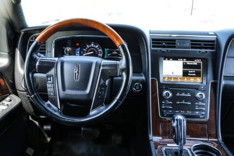 2016 Lincoln Navigator Select