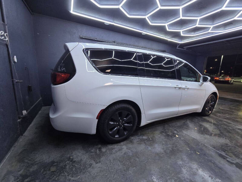 2019 Chrysler Pacifica Hybrid Touring L 35th Anniversary