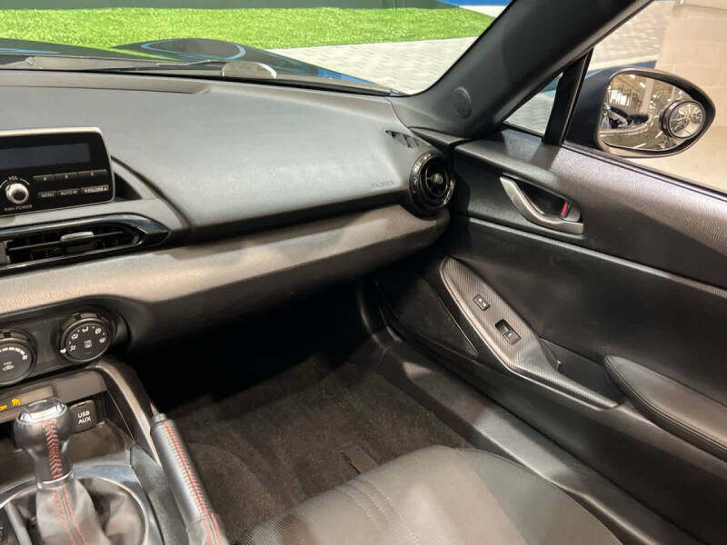 2016 Mazda MX-5 Miata Sport