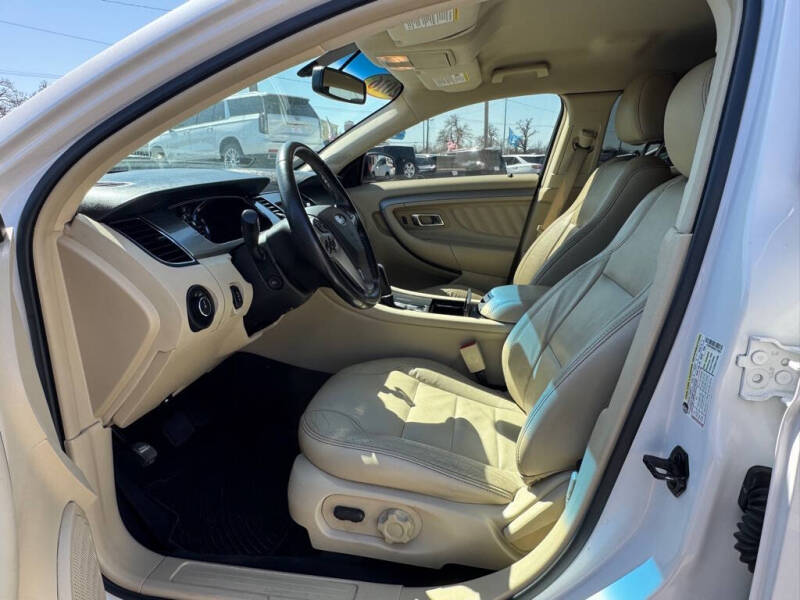 2016 Ford Taurus SEL
