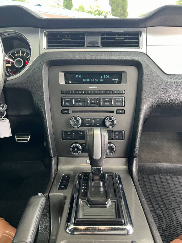 2013 Ford Mustang V6 Premium