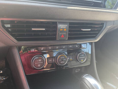 2019 Volkswagen Jetta R-Line