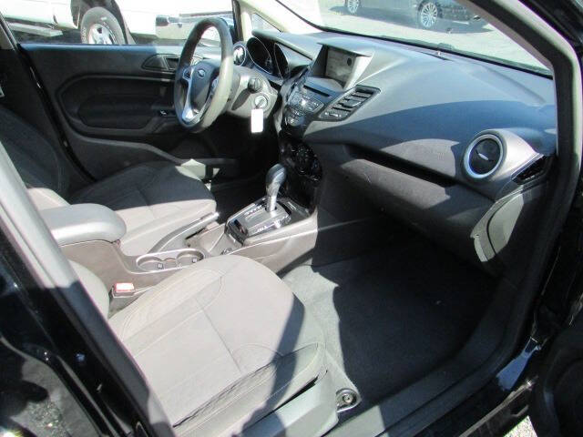 2019 Ford Fiesta SE - Photo 10