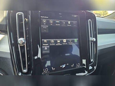 2019 Volvo XC40 T5 Momentum