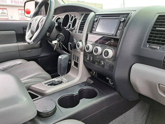 2016 Toyota Sequoia SR5