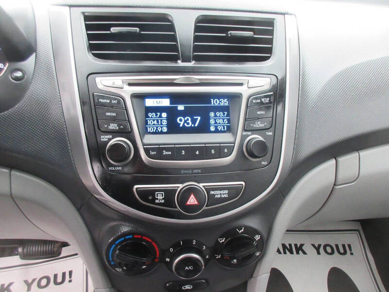 2017 Hyundai Accent SE