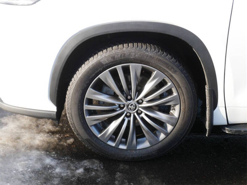 2022 Toyota Highlander Platinum