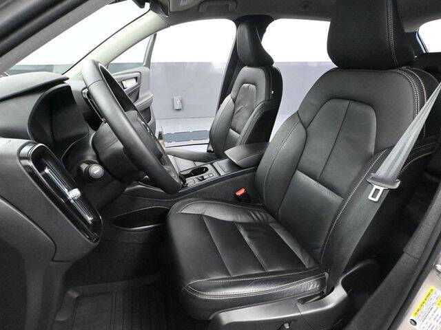2023 Volvo XC40 B5 Core