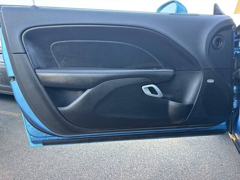 2015 Dodge Challenger SXT Plus