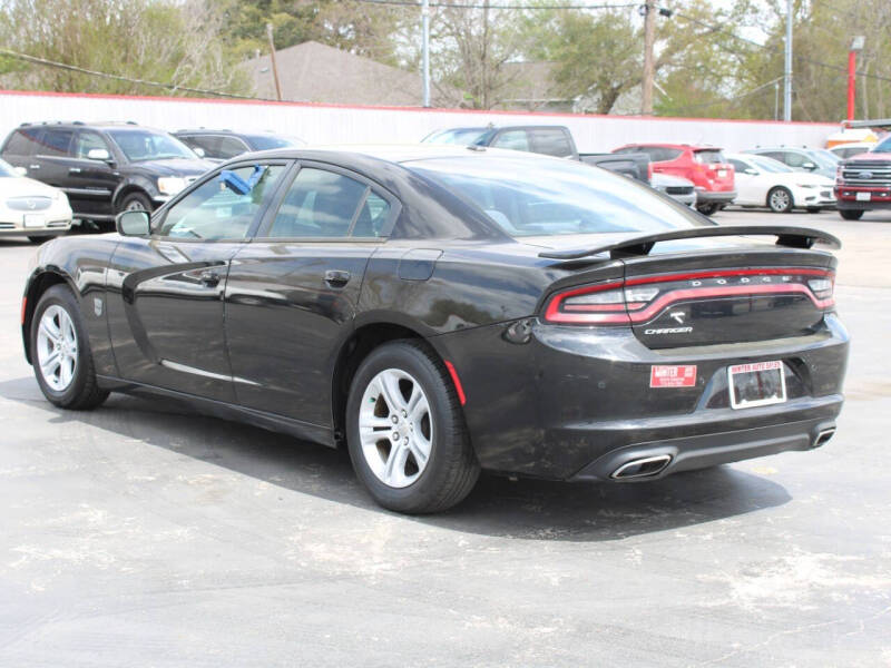 2016 Dodge Charger SE