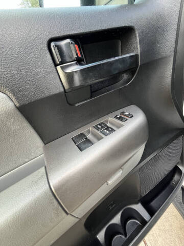 2012 Toyota Sequoia SR5