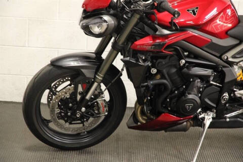 2024 Triumph STREET TRI