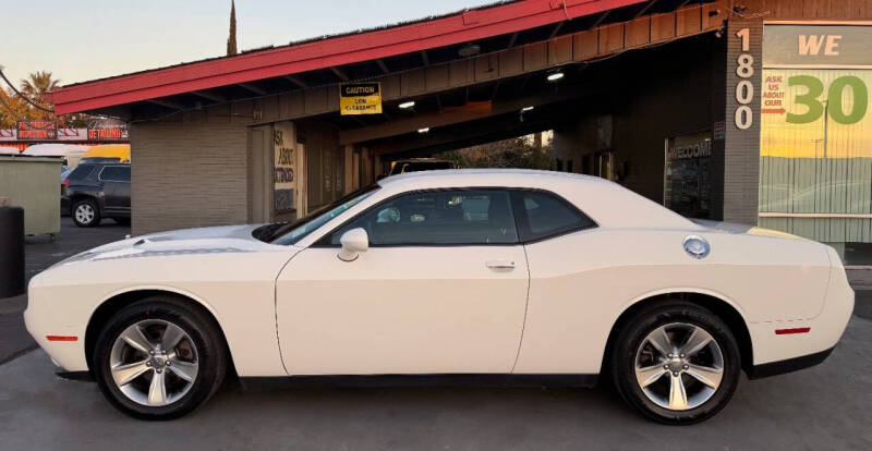 2017 Dodge Challenger SXT