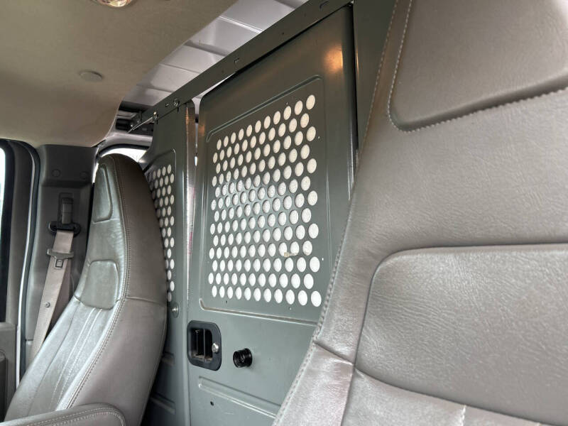 2022 Chevrolet Express 2500