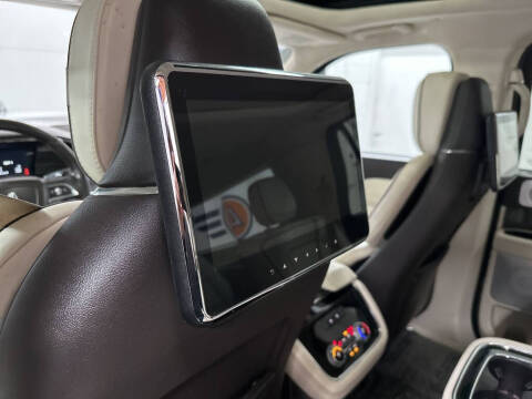 2019 Lincoln Navigator L Black Label