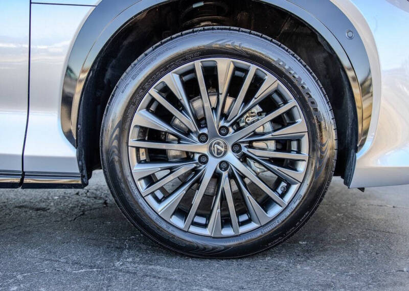 2023 Lexus RZ 450e Luxury