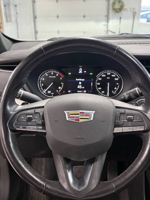 2023 Cadillac XT4 Premium Luxury