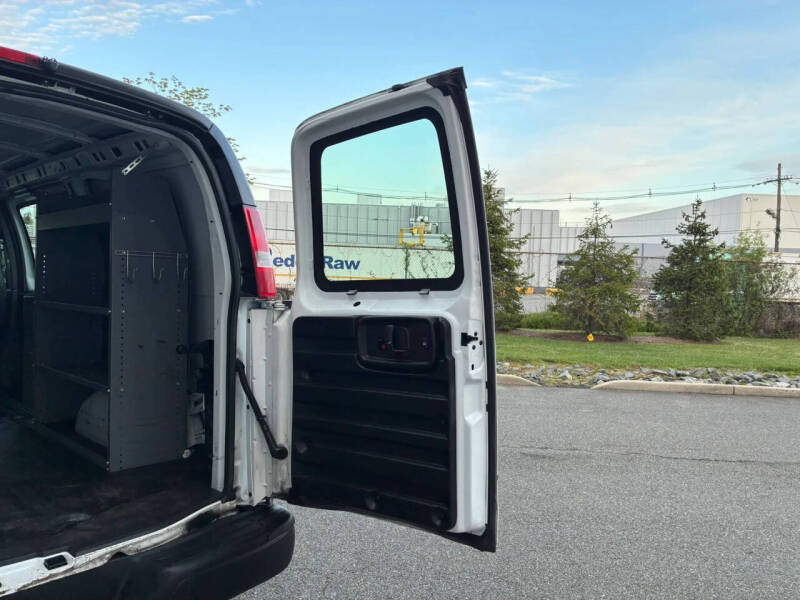2016 GMC Savana 2500