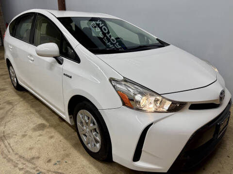 2015 Toyota Prius v Three