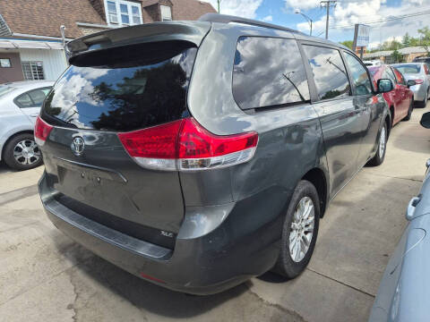 2011 Toyota Sienna XLE 8-Passenger
