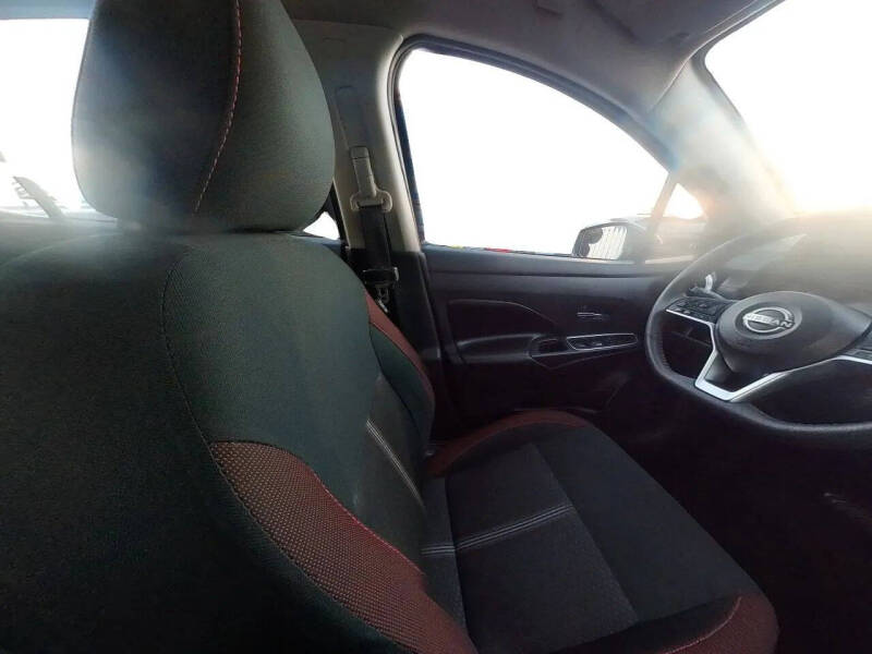 2024 Nissan Versa SR