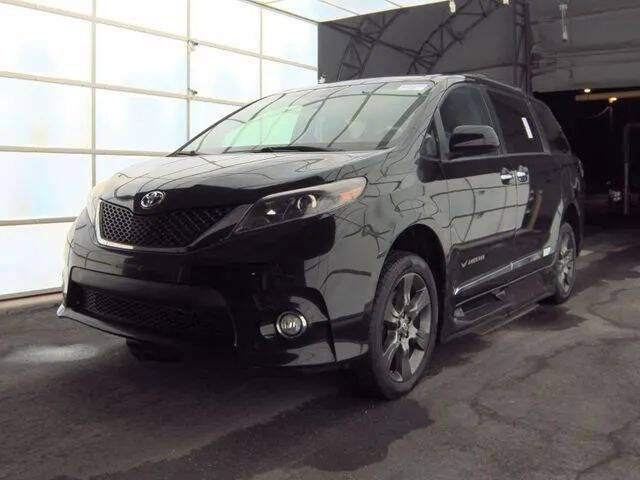 2015 Toyota Sienna SE Premium 8-Passenger