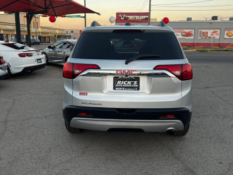 2017 GMC Acadia SLE-2