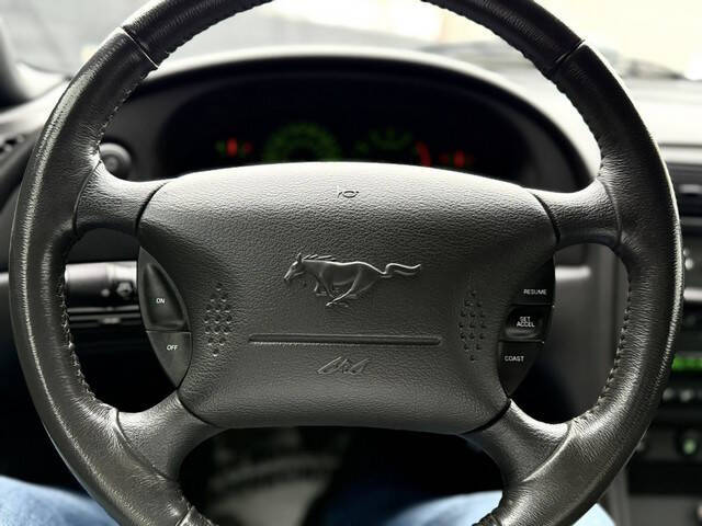 2002 Ford Mustang GT Deluxe