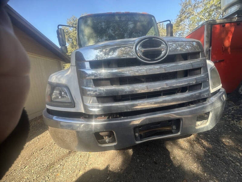 2017 Hino 268A
