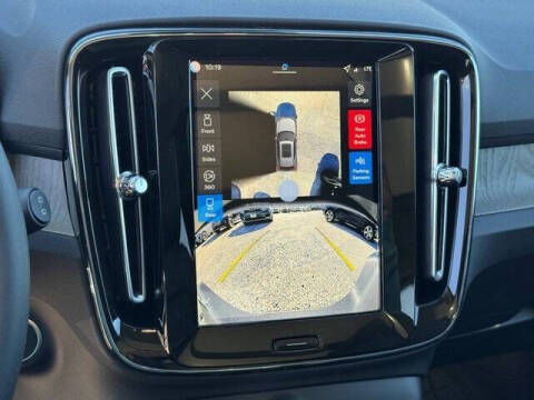 2026 Volvo XC40 B5 Plus