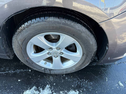 2012 Toyota Sienna LE 8-Passenger